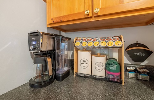 Blairsville Casa | Hilltop Hideaway - Summer Getaway, Nearby Lakes, Scenic Views, Porch & Fast WiFi