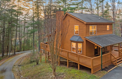 Blairsville Casa | Hilltop Hideaway - Summer Getaway, Nearby Lakes, Scenic Views, Porch & Fast WiFi