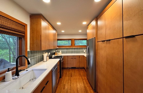 Grand Beach Casa | Hilltop Hideaway is a mid-century modern home 1 block from Lake Michigan