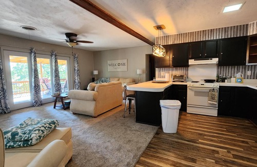 Canadian Casa | Hilltop Home at Rock Creek