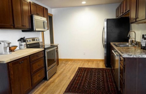 Frankfort Casa | Hilltop Home in Downtown Frankfort