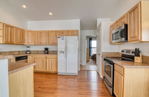 Alpine Village Casa | Hilltop Home w/ Great Mountain Views, Back Porch, WiFi, W/D & Attached Garage