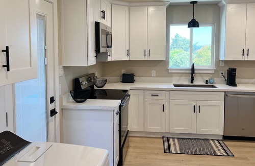 Loomis Casa | Hilltop House Penryn Rural vibe with a central location