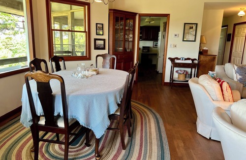 Vineyard Haven Casa | Hilltop House con vistas imponentes y puestas de sol impresionantes, playa privada