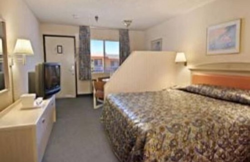 Victorville Hotel | Hilltop Inn & Suites