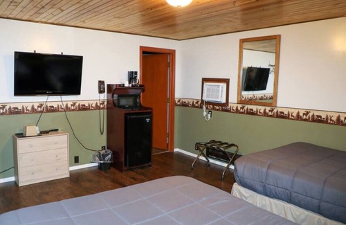 International Falls Cabina | Hilltop Lodge Standard Double - Room 107