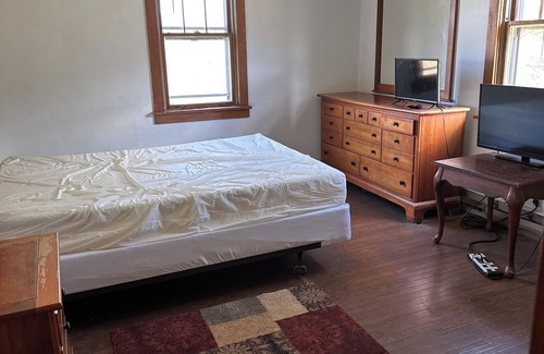Emporium Cabina | Hilltop Lodge, Elk Viewing, Hunting, Motocross, Quad, Dirt Bike, Trail Riding