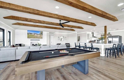 Fredericksburg Casa | Hilltop Lux Haus With Infinitypool-hottub-pooltable