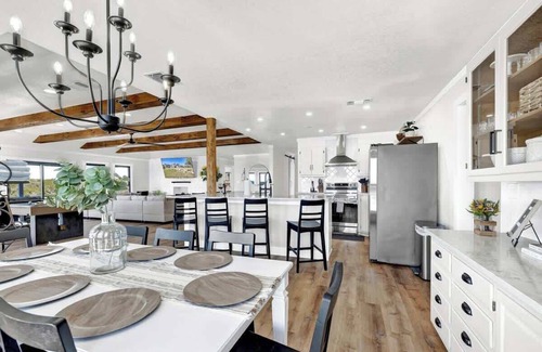 Fredericksburg Casa | Hilltop Lux Haus With Infinitypool-hottub-pooltable