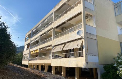 Palaio Tsifliki Apartamento | Hilltop Luxury Apartment