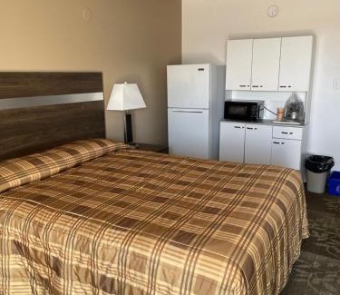 Elk Point Hotel | Hilltop Motor Inn