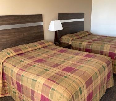 Elk Point Hotel | Hilltop Motor Inn