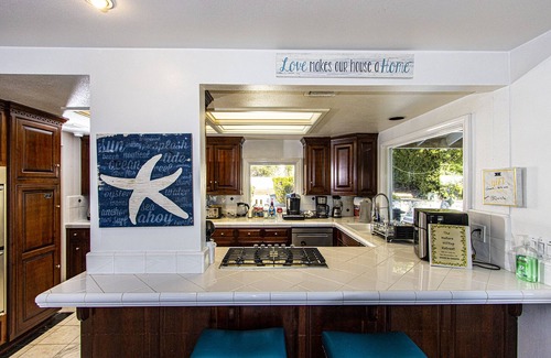 San Bernardino Casa | Hilltop Nature Retreat! Pool, Private, Peaceful! Mountain and City Views!