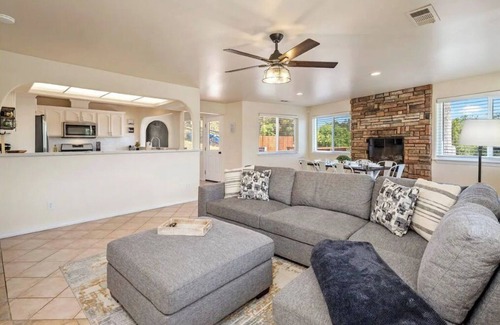 Atascadero Casa | Hilltop Oasis w/4 Roomy Bedrooms & Striking Views