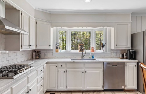 Smithville Casa | Hilltop Retreat THE BEST VIEW- pool table and game room , hot tub, free weights