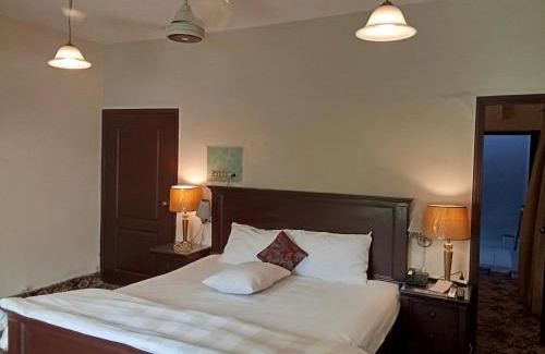 PECHS Hotel | Hilltop Totel