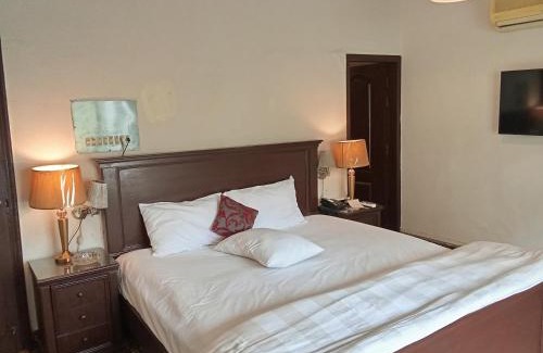 PECHS Hotel | Hilltop Totel