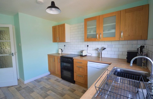 Ventnor Cabaña | Hilltops - a bungalow that sleeps 4 guests in 2 bedrooms