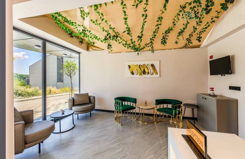 Arnavutkoy Hotel | Hilltown Airport Hotel