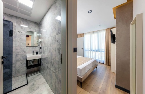 Arnavutkoy Hotel | Hilltown Airport Hotel