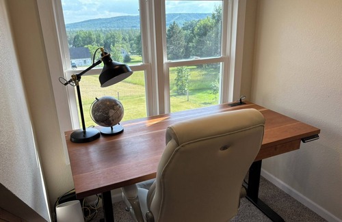 Boyne Falls Cabina | Hillview Haven - Hot tub - Mountain Views -Golf - Kid Friendly