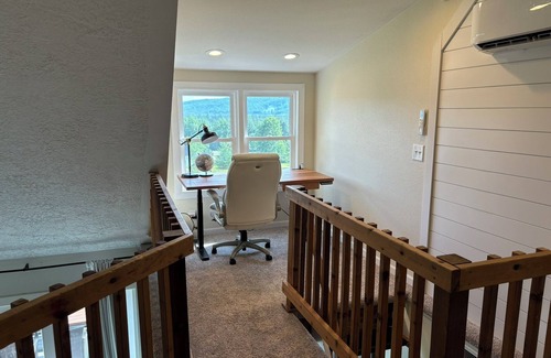 Boyne Falls Cabina | Hillview Haven - Hot tub - Mountain Views -Golf - Kid Friendly