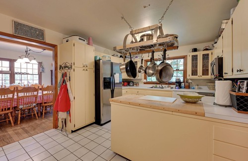 Ames Apartamento | 'Hilton Coliseum Townhome' Near Jack Trice Stadium