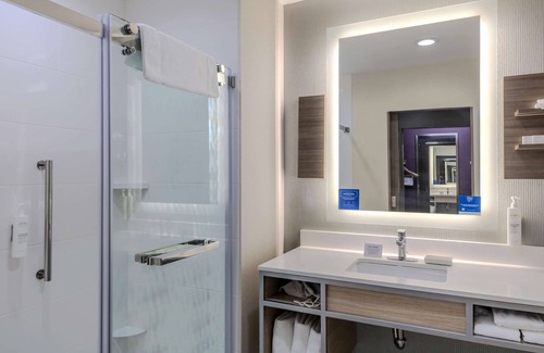 Anchorville Hotel | Hilton Garden Inn Detroit Utica