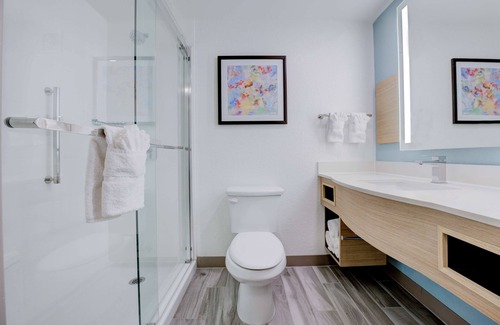 Anaheim Resort Hotel | Hilton Garden Inn Anaheim Garden Grove