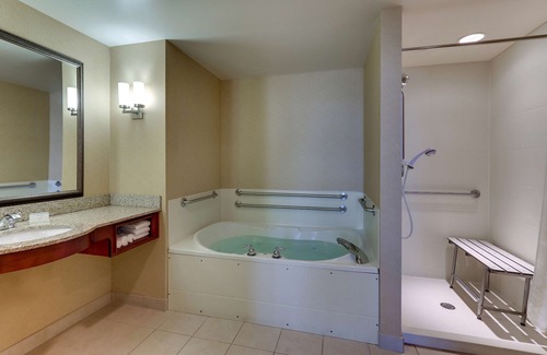 West Newton Hotel | Hilton Garden Inn Indianapolis Airport