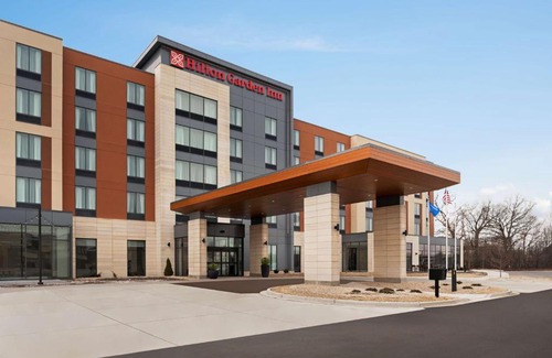 Brookfield Hotel | Hilton Garden Inn Milwaukee Brookfield Conference Center