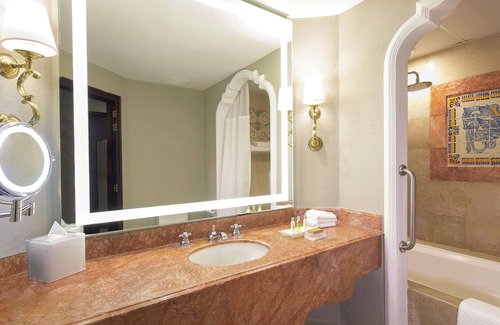 Guatemala City Hotel | Hilton Guatemala City