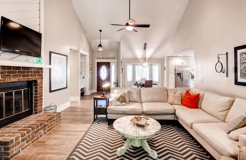 Lawton Woods Casa | Hilton Head Home in Sea Pines, ½ Mi to the Beach!