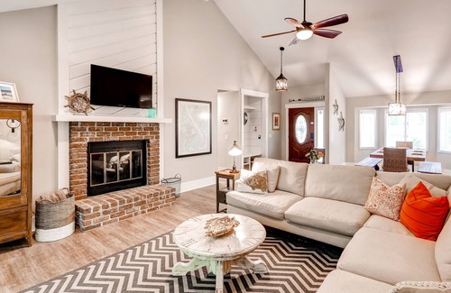 Lawton Woods Casa | Hilton Head Home in Sea Pines, ½ Mi to the Beach!