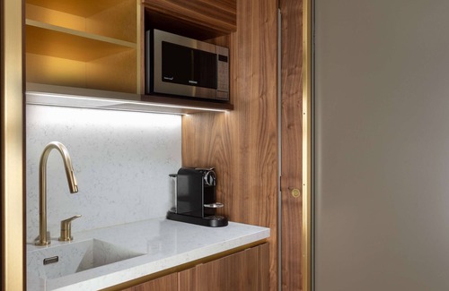 Rohansky ostrov Hotel | Hilton Prague