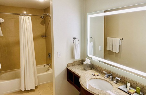 Power and Light District Hotel | Hilton President Kansas City
