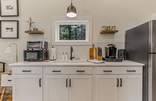Logan Cabina | Hiltop Haven: The Nook