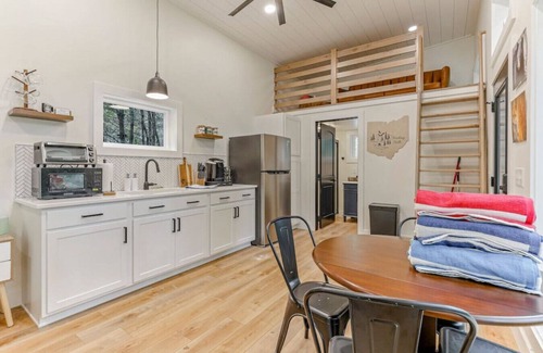 Logan Cabina | Hiltop Haven: The Nook
