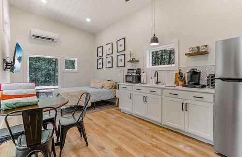 Logan Cabina | Hiltop Haven: The Nook