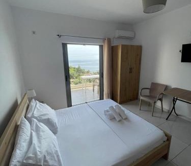 Himare Apartamento | Himare sunset view