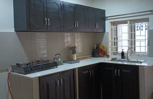 Waterloo Casa | HIMMA'S 3-bedroom Luxury Family House with strong WIFI.