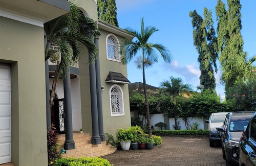 Freetown Apartamento | Himma's One bedroom cozy apartment with AC, strong WiFi