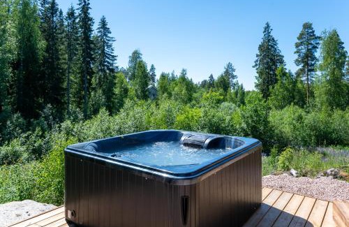 Jamsa Cabina | Himoskuutio 3 inc outdoor jacuzzi