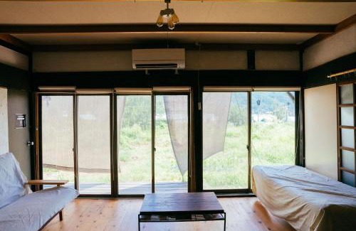 Tatsuno Casa | hinatabocco guesthouse kominka Twin room bed