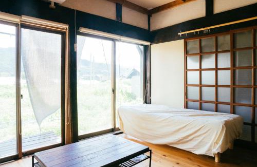 Tatsuno Casa | hinatabocco guesthouse kominka Twin room bed