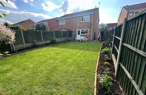 Barwell Casa | Hinckley Home Sleeps 5 Complete House