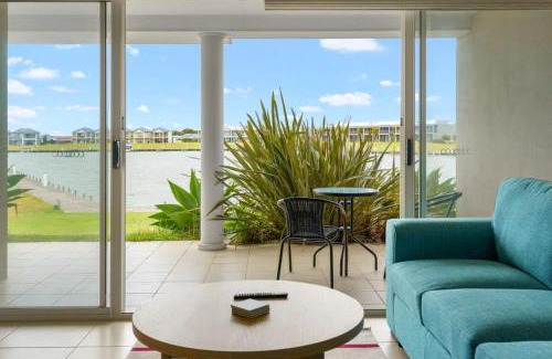 Nangkita Casa | Hindmarsh Island - Linen Included - Waterfront - Luxury