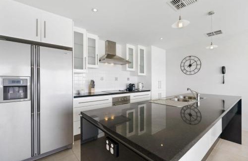 Nangkita Casa | Hindmarsh Island - Linen Included - Waterfront - Luxury