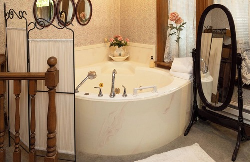 Central Business District Casa | Hines Mansion
