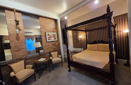 Central Business District Casa | Hines Mansion